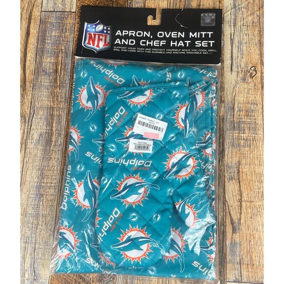 Northwest NFL 3 Piece Miami Dolphins Chef Set: Apron, Oven Mitt & Chef Hat - Picture 1 of 8